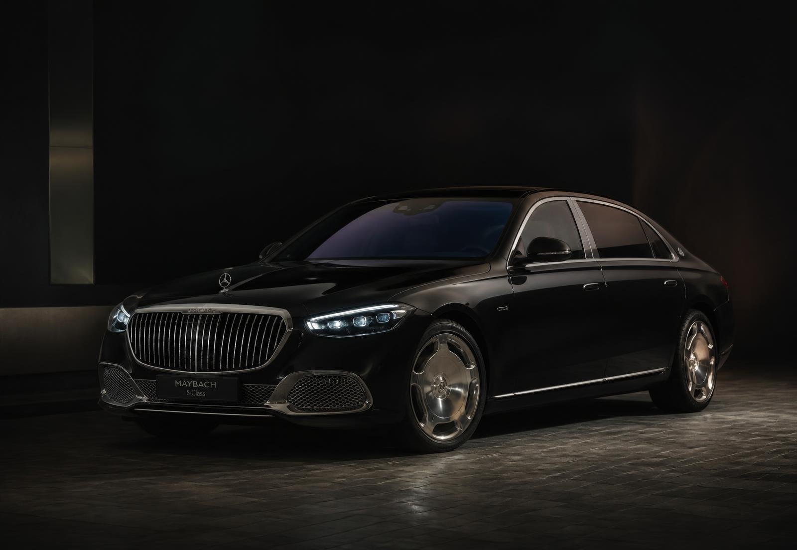 First Class chauffeur vehicle
